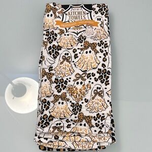 NWT Envogue Cheetah Ghost Kitchen Towels